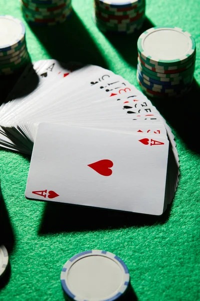 unik777 mobile app interface showing slot games and sportsbook markets